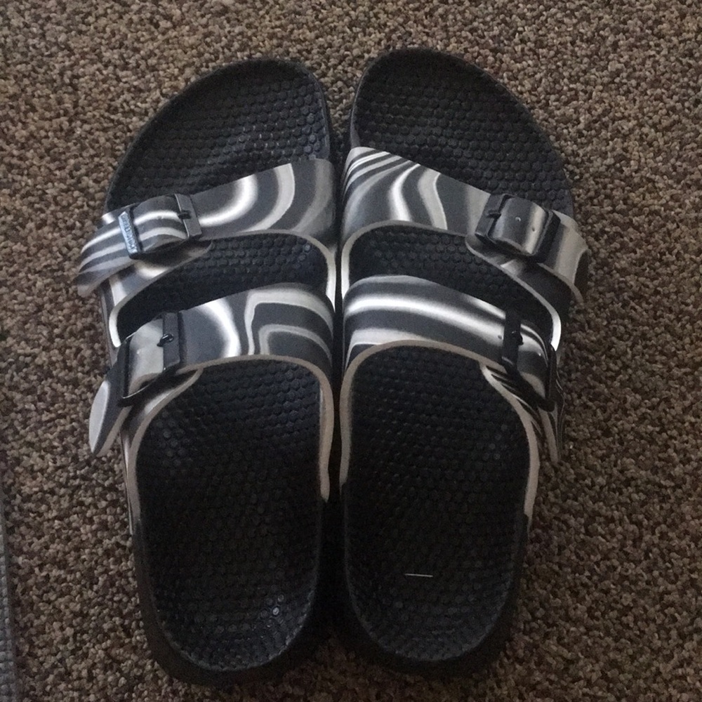 Birkenstock - Birkis Size 40 (US 9)